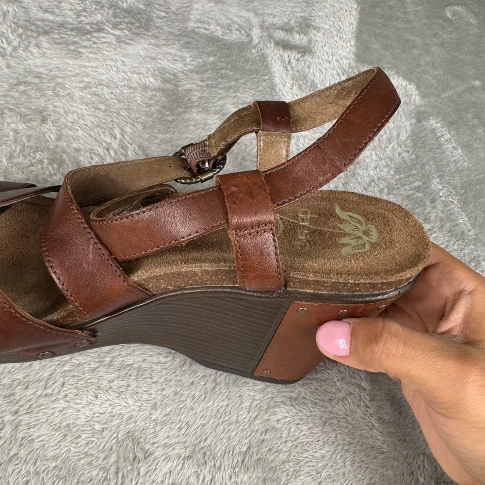 Dansko Women's Size 40(9.5-10) Brown Leather Wedge Sandals Strappy Studded Boho